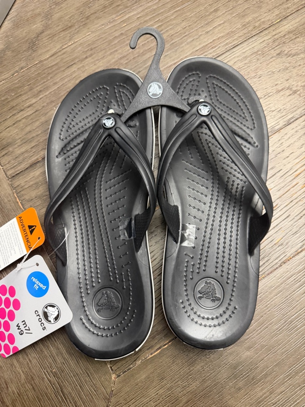 Crocs Sporty Relaxed Fit Unisex Black Racing Whute Line Size M/7 W/9 NWT